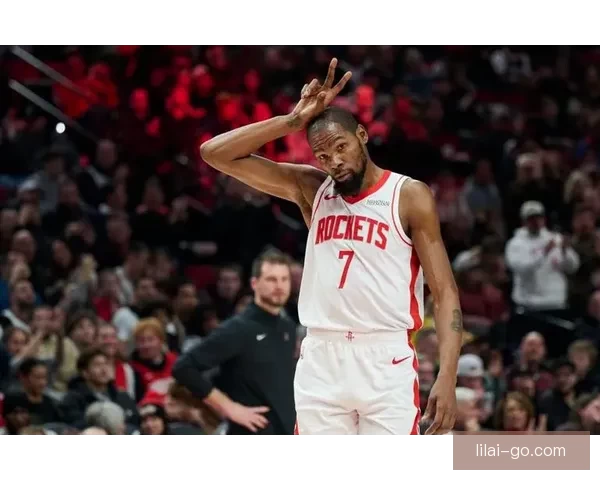 杜兰特谈破防秘诀：底线与三分跑位创造空间显威力